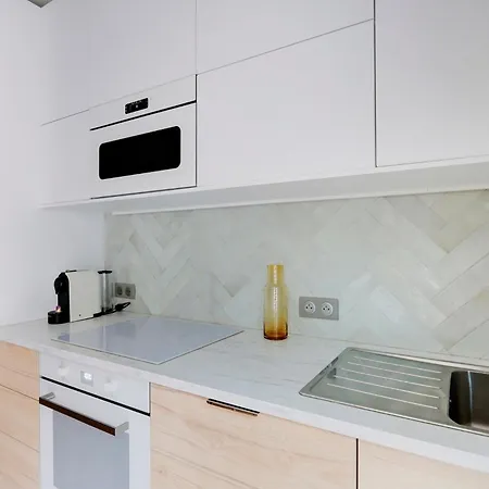 3 Pièces Contemporain Avec Balcon Ensoleillé *