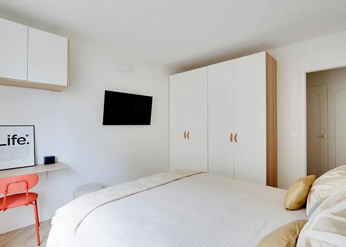 3 Pieces Contemporain Avec Balcon Ensoleille * Παρίσι