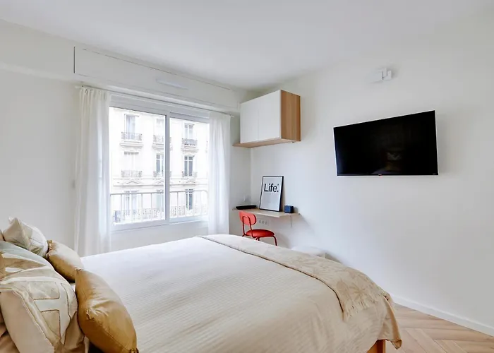 3 Pieces Contemporain Avec Balcon Ensoleille Παρίσι